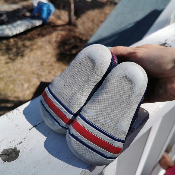 shoes - Picture 3 of 5